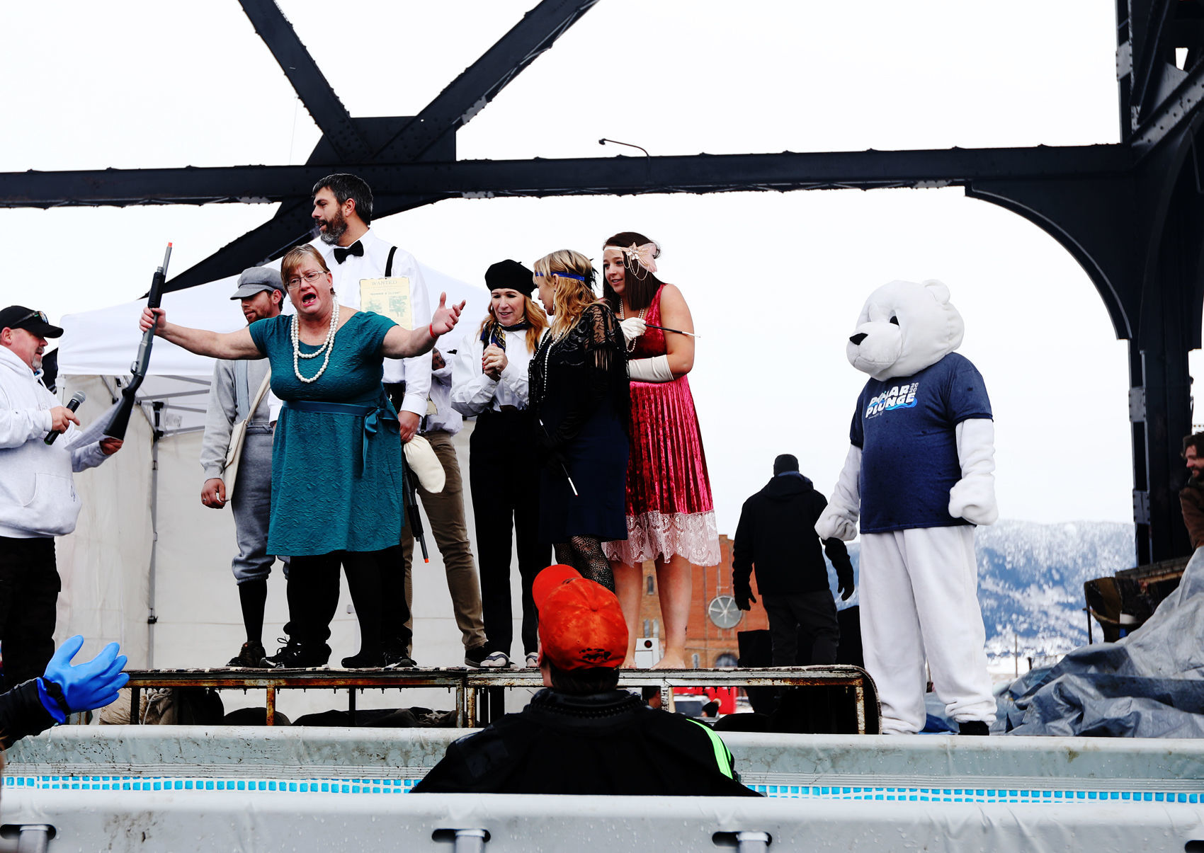 Polar plunge at the Original mineyard for SnöFlinga